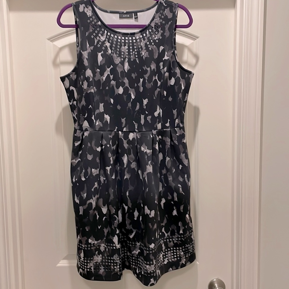 Printed sleeveless dress